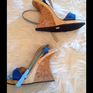 HFalo Mi!wood and cork strappy wedge!💙